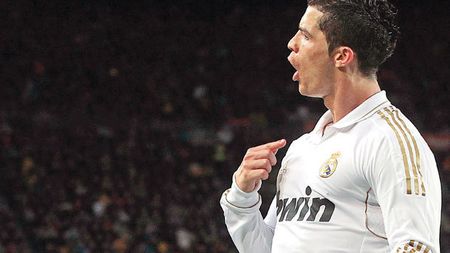 Ronaldo l-a eclipsat pe Messi!** Cu golul din "El Clasico", portughezul și-a depășit două recorduri