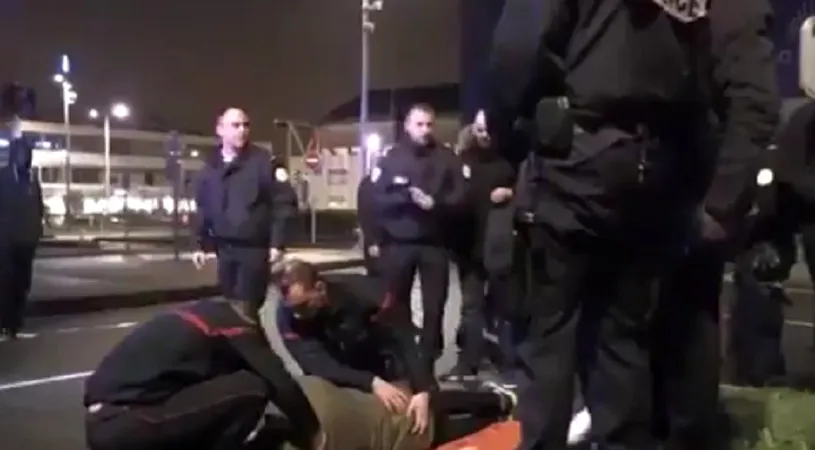 VIDEO Incidente după umilința de pe Camp Nou! Un jucător de la PSG a dat cu mașina peste un fan ieșit în stradă să protesteze