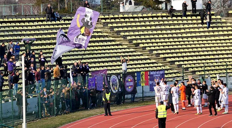 Galeria echipei FC Argeș îl acceptă acum pe Săndoi ca antrenor, cu toate că primarul și clubul n-au răspuns solicitării ei.** 