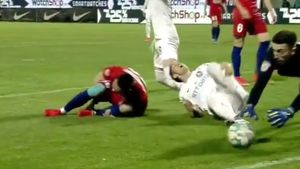 Arbitrul Radu Petrescu aprinde din nou spiritele în tabăra campioanei! CFR Cluj a cerut penalty în derby-ul cu FCSB | VIDEO