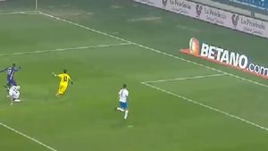 Faza care a amuțit Oltenia! Cephas Malele a ratat uluitor, singur cu portarul Mirko Pigliacelli | VIDEO