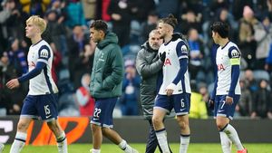 Legenda Barcelonei, şanse mari să fie noul antrenor al lui Radu Drăguşin. Demiterea lui Ange Postecoglou e iminentă la Tottenham Hotspur