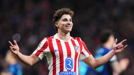 Barcelona, ofertă uriașă pentru transferul lui Julian Alvarez de la Atletico Madrid: ar fi al treilea cel mai scump!
