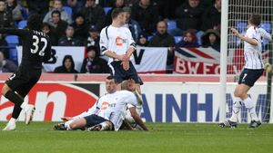 VIDEO** "Dublă" fenomenală Tevez, City egala lui Bolton