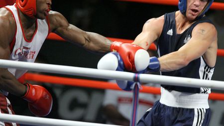 El vrea să boxeze cu Bute în 2012! Îl cheamă Adonis și îl provoacă pe Mr. KO:** "Îl știu foarte bine, l-am învins într-un meci de pregătire"