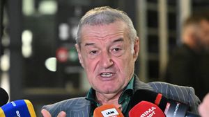 Vestiarul FCSB, la un pas să se rupă din cauza banilor! Fotbaliștii au luat prime uriașe, dar au dat banii înapoi din cauza lui Gigi Becali