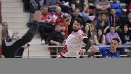 Dinamo București nu a stat la discuții cu HCDS Constanța în primul meci al seriei semifinale: 27-19. Meciul doi se desfășoară peste 5 zile, pe terenul formației dobrogene