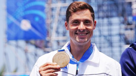 Prima reacție a lui Popovici, după bronzul din Singapore. Ce a spus despre proba de la sărituri: „O mică greșeală m-a costat”