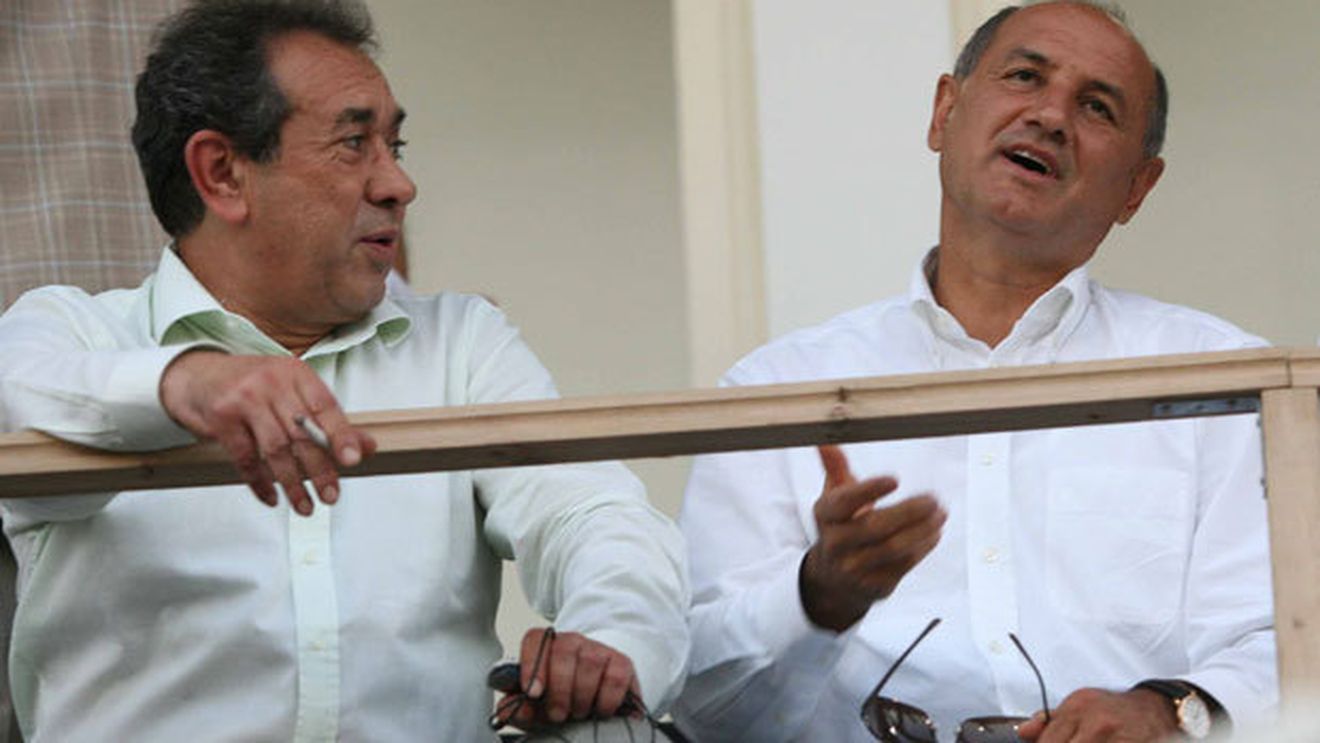 Nicolae Badea a venit cu "ploconul" la Copos:** i-a adus două cadouri "otrăvite" cu ironie! A primit în schimb o "cartelă de mâncare" :)