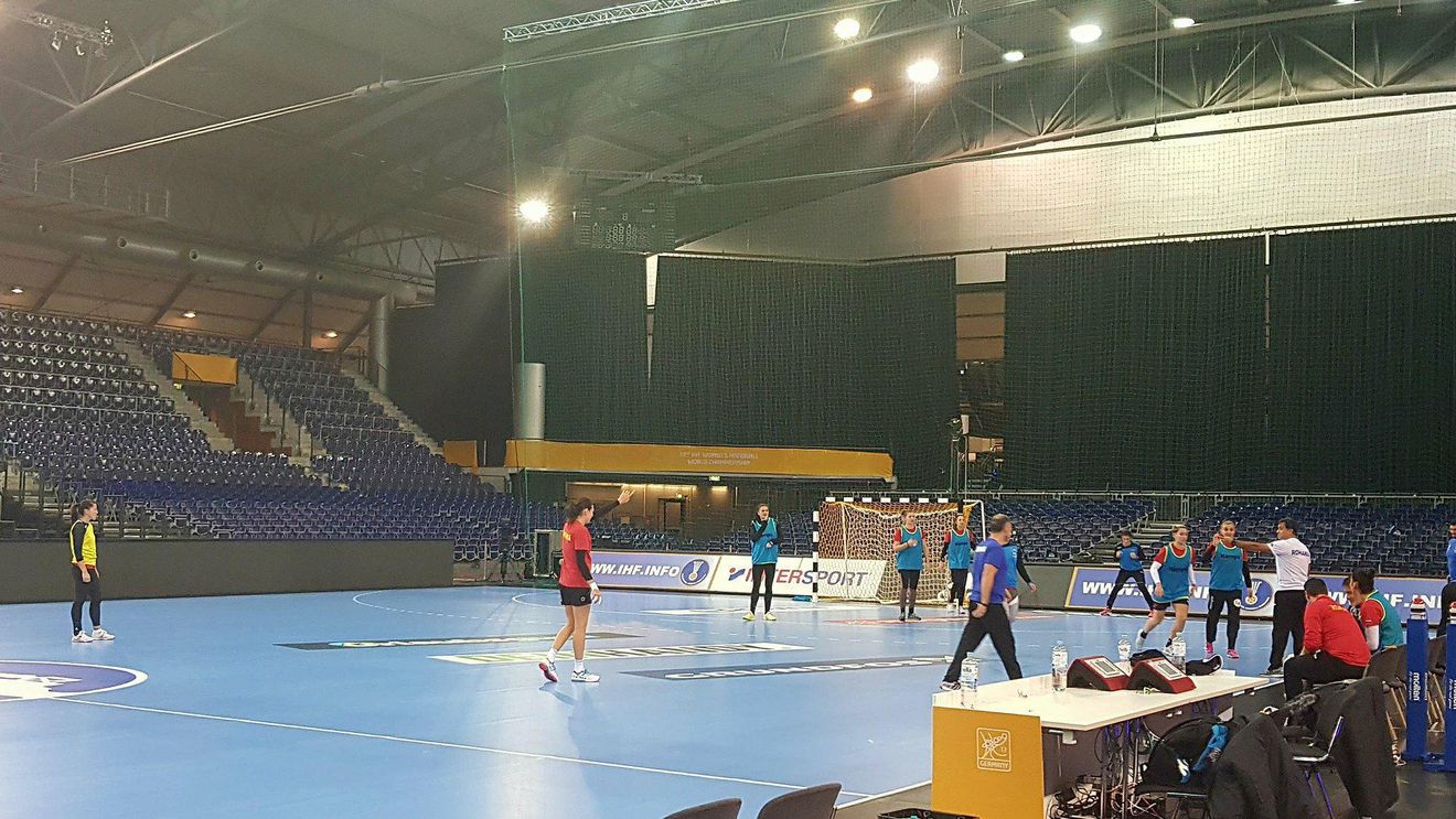 România a ajuns în "capitala" handbalului feminin din Germania! "Este o nouă etapă, nimic nu mai contează, ci doar ce vom face de acum înainte". Primele impresii de la Leipzig