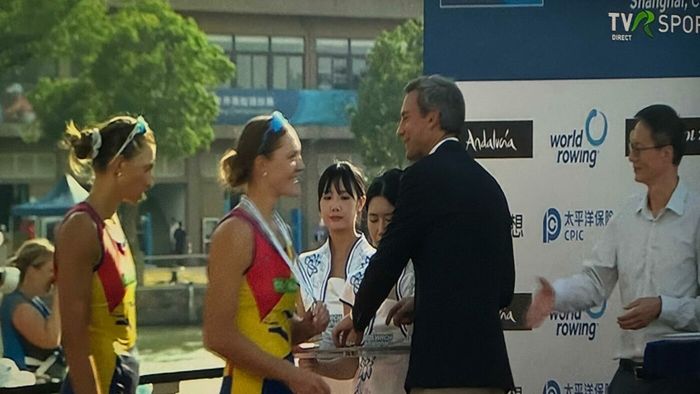 România a mai luat două medalii de argint la Campionatele Mondiale din China. Echipajele de 4 rame feminin și 4 rame masculin au terminat pe locurile secunde