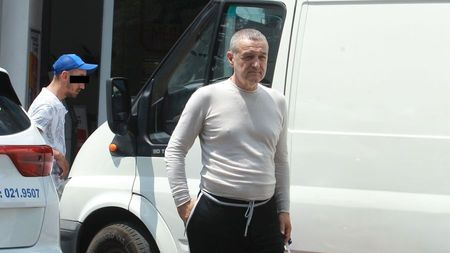 Gest tulburător al lui Gigi Becali pentru copilul abandonat de părinți! Câți bani i-a dat bunicii care îl crește
