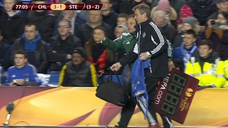 Momente de amatorism la Chelsea - Steaua!** "Albaștrii" au fost luați la ochi: "Este o scenă amuzantă pentru un club ca Chelsea!" Culmea: Au mai dat-o în bară și acum două luni