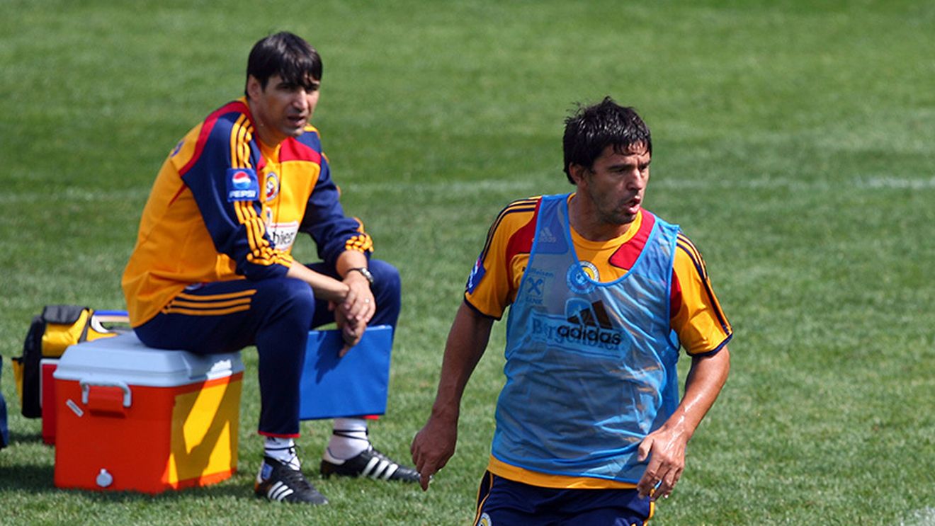 Selecționerul salută revenirea în fotbalul românesc a lui Victor Pițurcă. Ce speranțe are Cosmin Contra