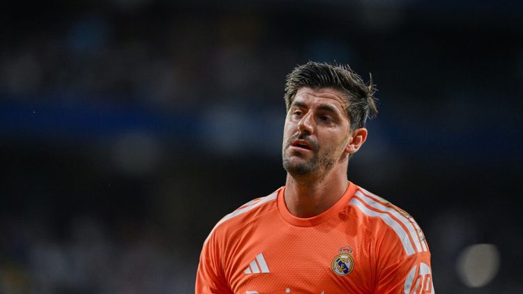 Cutremur la Real Madrid cu câteva ore înainte de El Clasico: Courtois este OUT. Mourinho a aflat că nu se poate baza pe titularul său