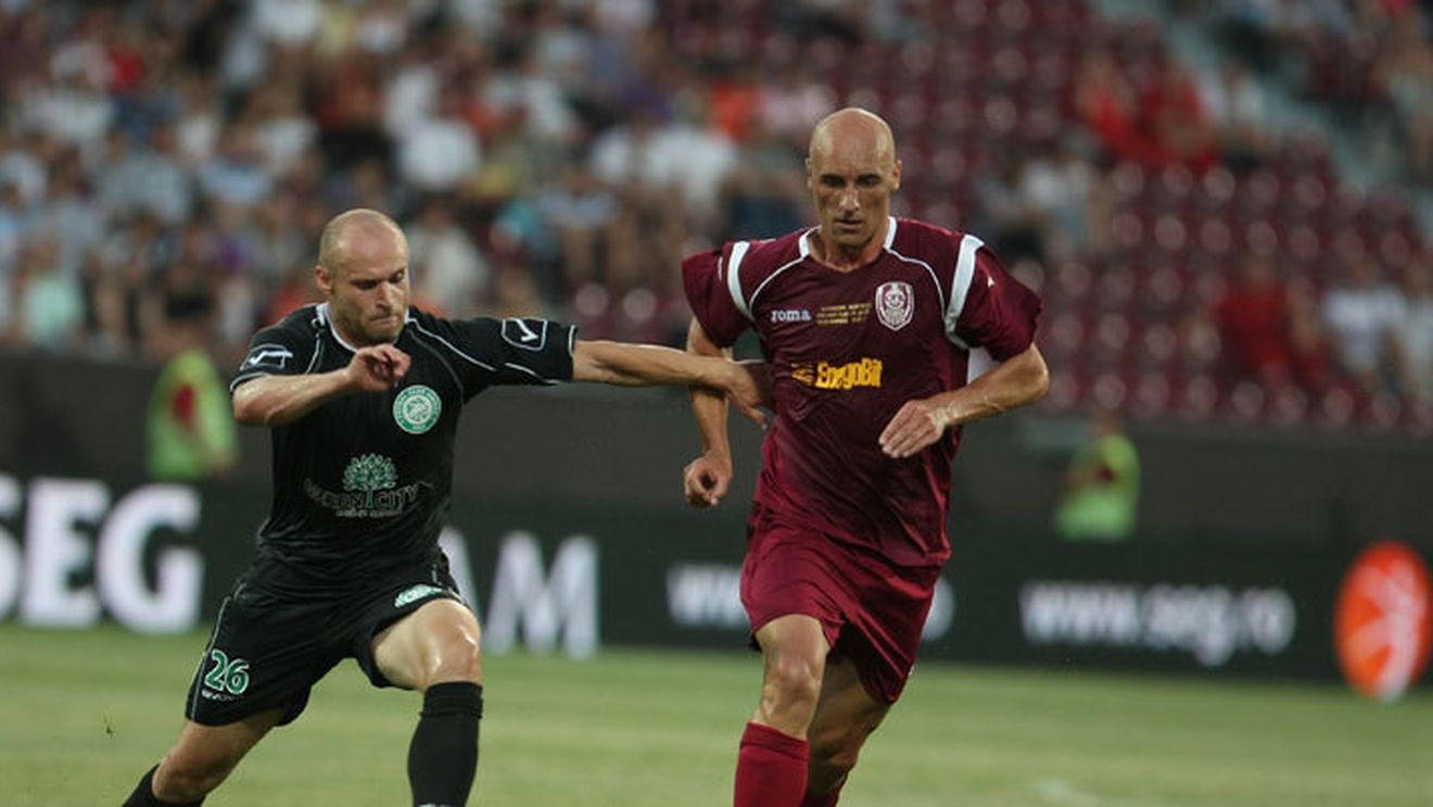 Matei, adversarul Unirii** după ce acum 21 de zile se bătea pentru Supercupă