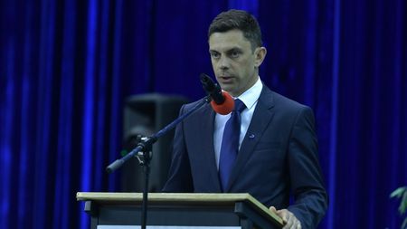 Ministrul Eduard Novak, amenințare către oficialii FR de Hochei pe Gheață: le trimite Corpul de Control! Șefii din acest sport reacționează: „E o răzbunare" | SPECIAL