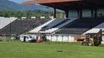 „Se trag cablurile!”. Au băgat 716.000 de euro și au făcut un stadion de Superliga într-un oraș minier al României