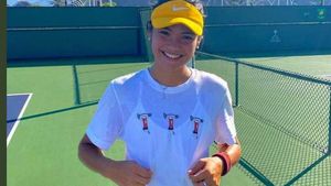 Emma Răducanu, cu gândul la România! Jucătoarea alături de care s-a antrenat la Indian Wells și mesajul pe care l-a transmis | FOTO