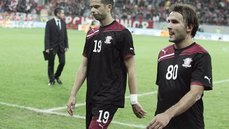 Copos a găsit soluția și pune piciorul în prag: "Accepți sau pleci!"** Jucătorii strâmbă din nas: "Nu ne convine!" Ce ofertă au primit