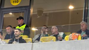 Dan Petrescu, supervizor la revenirea lui Reghecampf în FCSB - Oțelul! A stat în lojă, la câțiva metri de Gigi Becali și Mihai Stoica
