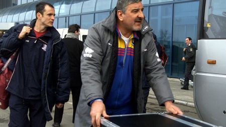 Rică Răducanu, cu moralul la pământ în spital, după ce s-a infectat cu COVID-19: „Nu mai îmi arde de nimic! Nu vedeți că suntem aproape morți?”