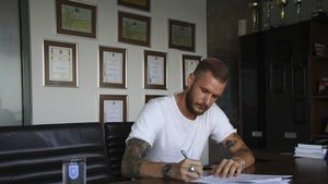 OFICIAL | Craiova transferă pe bandă rulantă. Un nou jucător a semnat cu deținătoarea Cupei