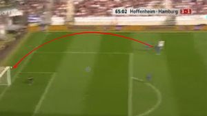 VIDEO** Hoffenheim o spulberă pe Hamburg!** Tesche înscrie golul sezonului în Germania!