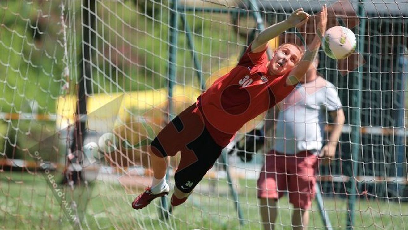 Moți s-a reprofilat!** E noul portar al "câinilor"