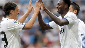 Nu se uită la bani! Zenit îl vrea pe Adebayor!** Ce salariu ENORM îi oferă togolezului