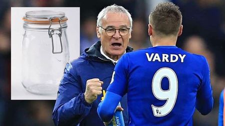 Fanii lui Leicester, campioni și în afaceri! :) Cu cât se vinde un borcan cu AER de la meciul care le-a adus titlul "vulpilor"