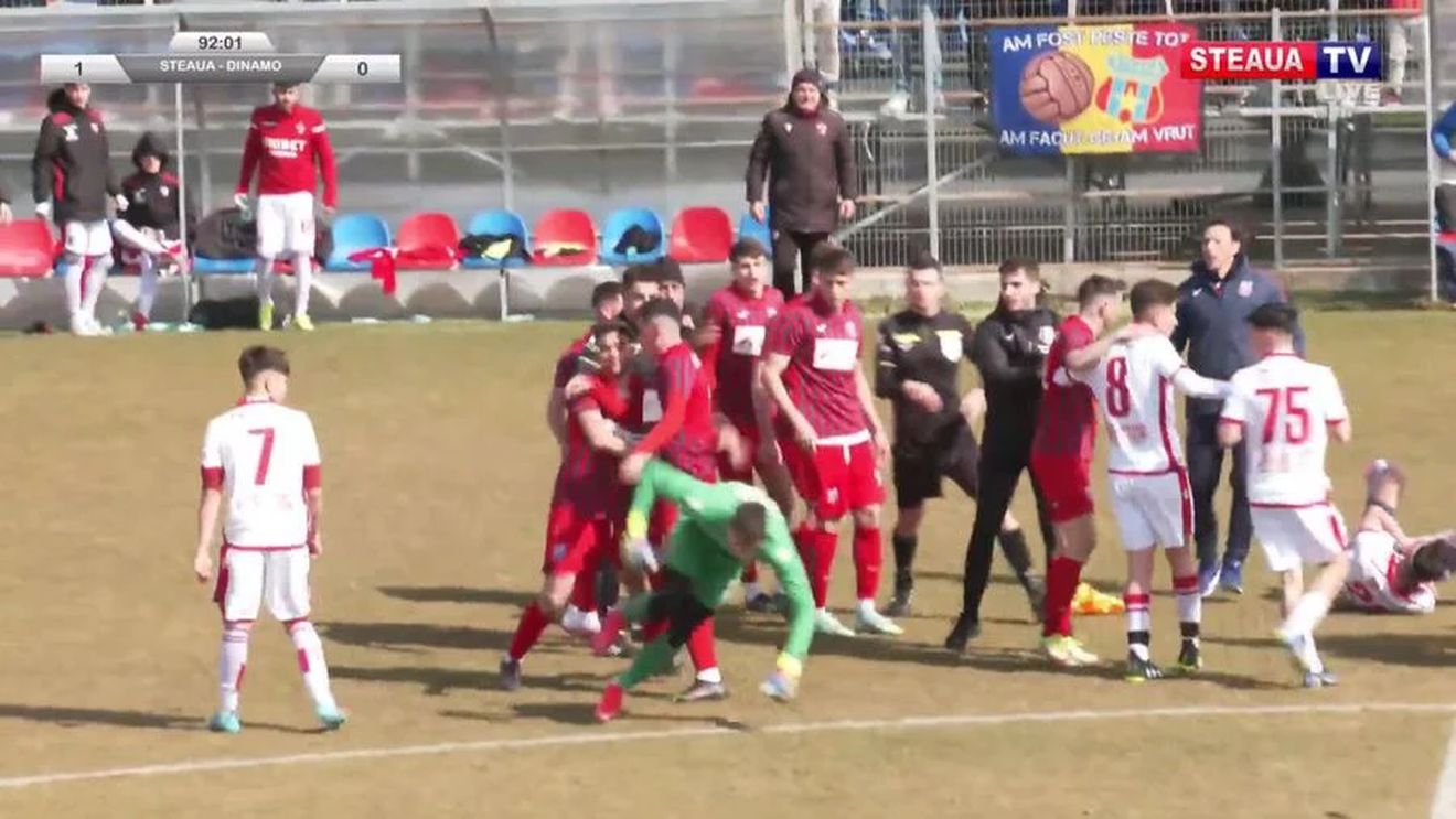Cine e stelistul care a sărit să bată un junior de la Dinamo în timpul derby-ului U19 dintre cele două echipe bucureștene: „Nu e un delincvent”