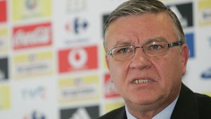 Sandu: "Rapid să joace în instanțele civile, nu în Liga I"
