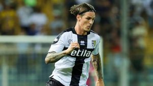 Anunțul momentului despre transferul lui Dennis Man de la Parma! Impresarul Victor Becali recunoaște oferta care îl poate readuce în prim-plan pe internațional: „E o variantă, dar nu e singura” | EXCLUSIV