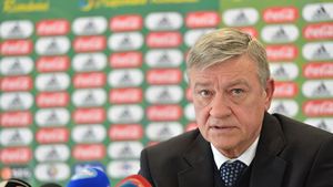 Sandu a "incendiat" Casa Fotbalului!** După zile de amenințări cu excluderi și sancțiuni, dovada unei noi minciuni: FIFA îi dă câștig de cauză Craiovei în războiul cu FRF!