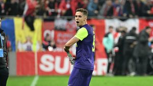 Louis Munteanu s-a prăbușit emoțional și a plecat plângând din timpul interviului după eșecul dramatic cu Dinamo: „Mă gândem că mă bat la campionat, dar mă bat la retrogradare”