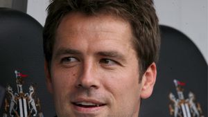Michael Owen nu este pe placul fanilor de pe "Old Trafford"