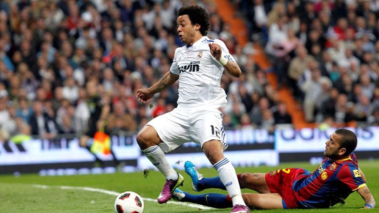 El Clasico, distrus de arbitraj?** Guardiola: "Nu comentez" / Dani Alves: "Nu a fost penalty!"