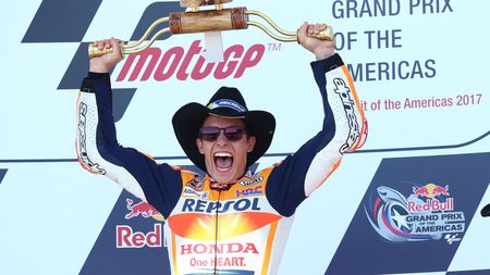 Don't mess with Rossi! Marc Marquez câștigă ușor cursa MotoGP din Texas, însă e huiduit de public după conflictul cu Valentino Rossi

