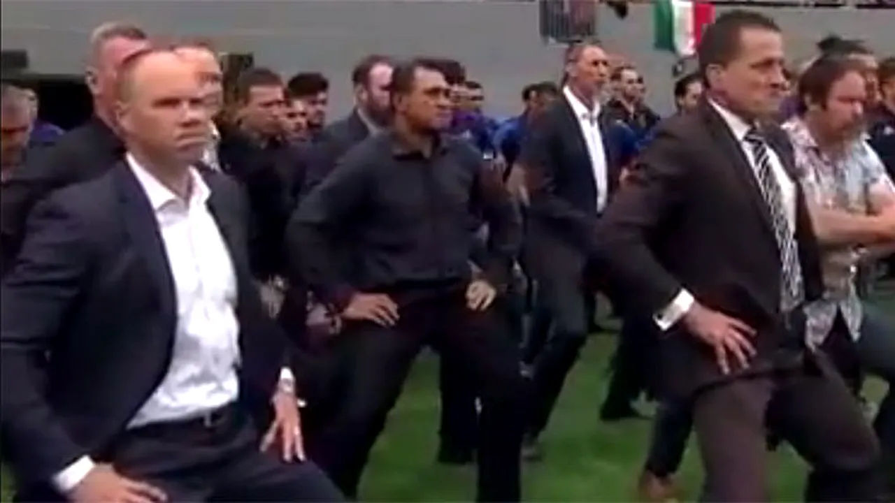 VIDEO IMPRESIONANT | Moment tulburător la funeraliile lui Jonah Lomu. Haka realizat pe Eden Park de foștii săi colegi 