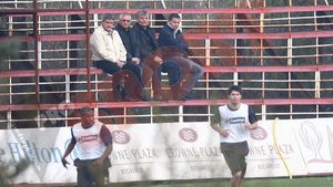 Bogdan Apostu: "Andone e valoros,** dar nu joacă el la Rapid"