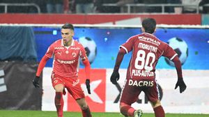 Reacția lui Cătălin Cîrjan după ce a fost lăsat rezervă de Kopic în Dinamo - Rapid 3-1 și a marcat un gol