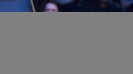 VIDEO | Break maxim de poveste: adversarul se ridica din fotoliu, crezând că el a ratat lovitura, dar o altă bilă roșie a intrat în buzunar. Apoi, a urmat provocarea la ultima bilă neagră. Cinci detalii inedite despre cel mai nou membru din 'club 147' în snooker