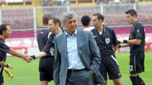Două întâmplări neștiute cu Mircea Lucescu, antrenor la Rapid: „L-a scos din lot pentru că și-a cumpărat o mașină sofisticată” + „Mi-a luat capul așa în mâini” | VIDEO EXCLUSIV ProSport Live
