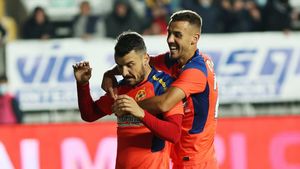 Constantin Budescu, petrecere cu fotbaliștii lui FC Voluntari! Unde a fost surprins după ce i-a țepuit pe oficialii lui Sepsi OSK | FOTO