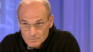 Cristian Tudor Popescu o critică dur pe Simona Halep: „Același tenis închistat, la țăcăneală! Se află tot în deșert”