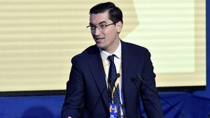 EXCLUSIV | Discursul lui Răzvan Burleanu în fața conducătorilor din Ligii 2 după ce s-a votat modul în care se încheie acest sezon. ”Este cea mai bună decizie. Vă dă liniște. E un compromis pe care toți trebuie să îl acceptăm”