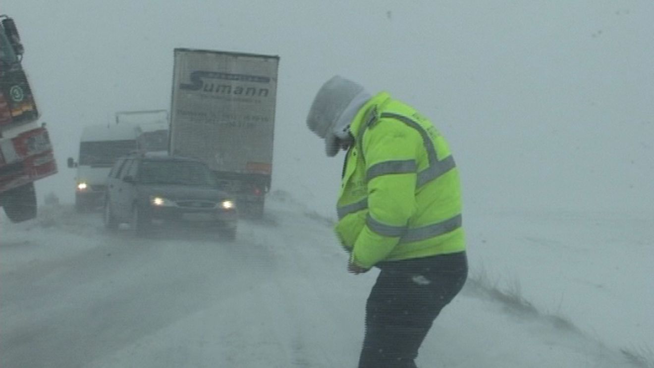 Blocați în troiene! Voleibaliștii de la Dinamo sunt de peste 12 ore în câmp din cauza viscolului: „Echipa e decimată de gripă și viroze” | VIDEO