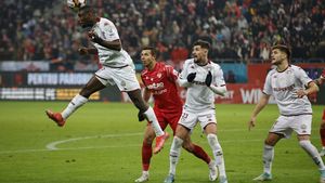 Top 5 date statistice după un nou derby Dinamo - Rapid! Ce record a doborât Cristi Săpunaru. SPECIAL