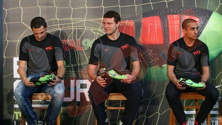 FOTO** Rădoi, Niculae și P. Marin au prezentat noul model de gheată NIKE T90!